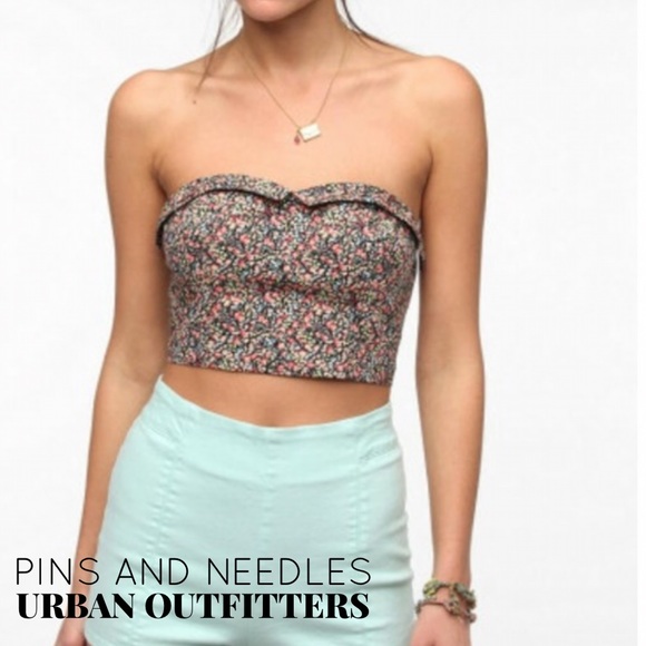 Urban Outfitters Tops - EUC Urban Outfitters Bandeau Crop Top